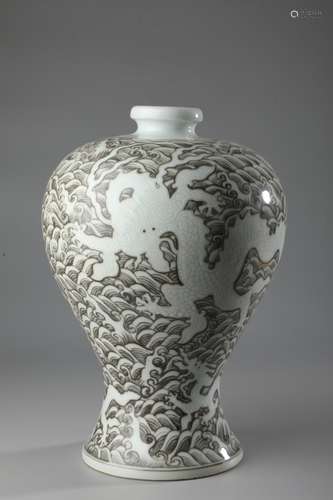 A BLUE AND WHITE  DRAGON VASE, MEI