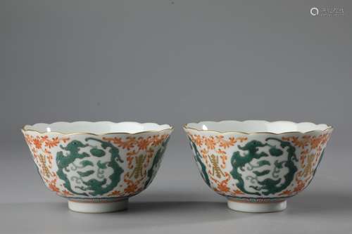 A PAIR OF FAMILLE ROSE FIGURE AND STORY  BOWLS