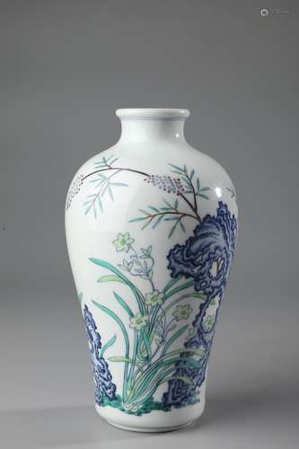 A DOUCAI FLOWER VASE, MEI