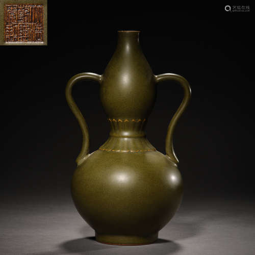 Qing Dynasty of China,Tea-Dust Glaze Binaural Gourd Bottle