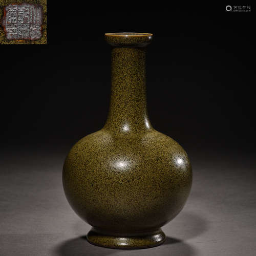 Qing Dynasty of China,Tea-Dust Glaze Long-Necked Bottle