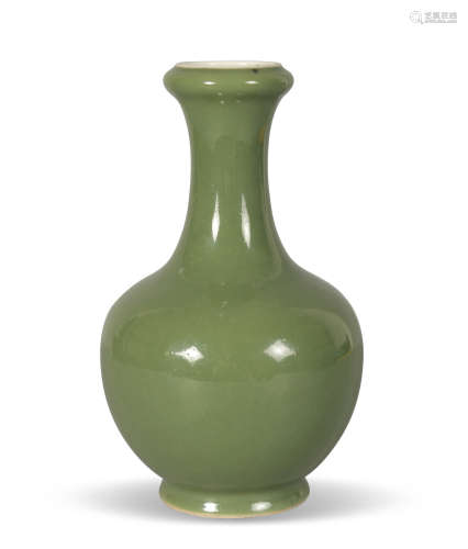 十九世纪 绿釉洗口瓶