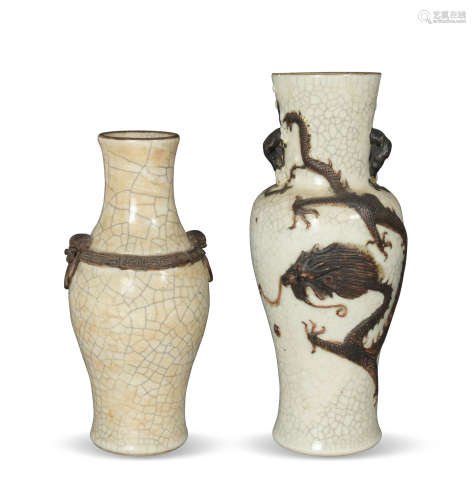 十九世纪 哥釉铁锈花瓶两只