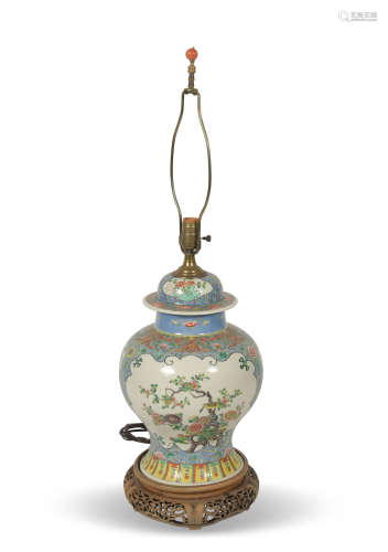 十九世纪 蓝地粉彩开光花卉纹将军罐改台灯