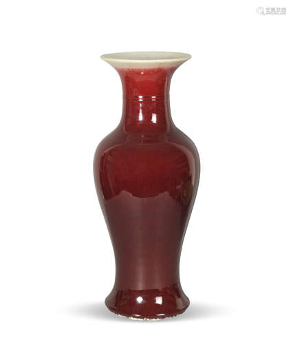 十九世纪 红釉观音瓶