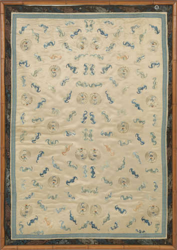 十九世纪 刺绣团鹤蝙蝠纹绣片镜框