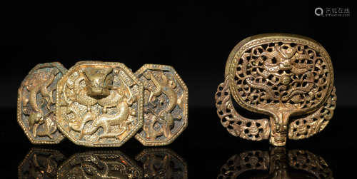 十八世纪或更早 铜鎏金带扣两个