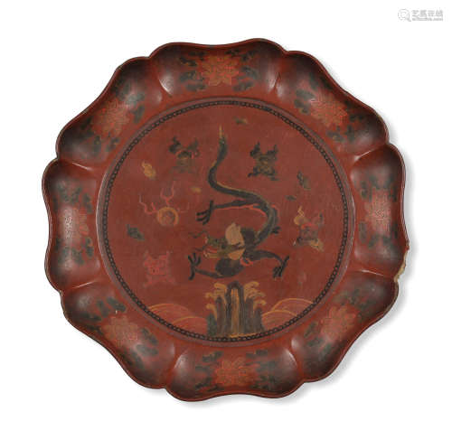 十八世纪 填漆戗金龙纹葵口盘