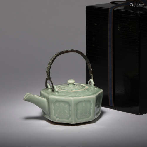 青磁茶壺