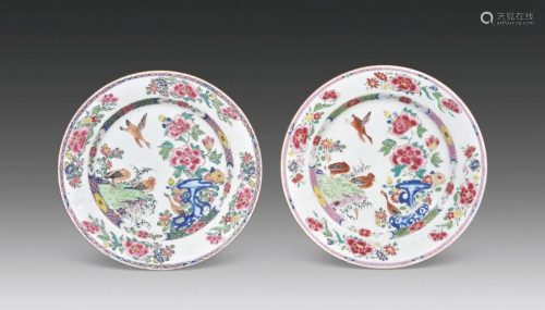 PAIR OF CHINESE PORCELAIN FAMILLE ROSE FLOWER PLATE