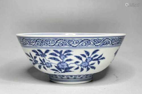 CHINESE PORCELAIN BLUE AND WHITE FRUIT BOWL QING DYNASTY