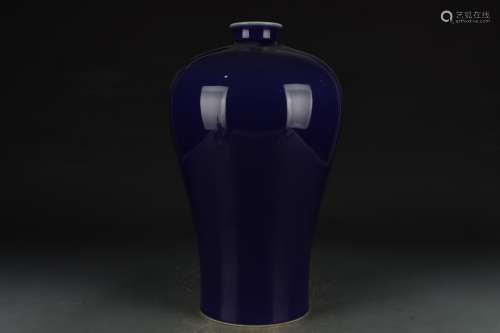清乾隆 单色霁蓝釉梅瓶