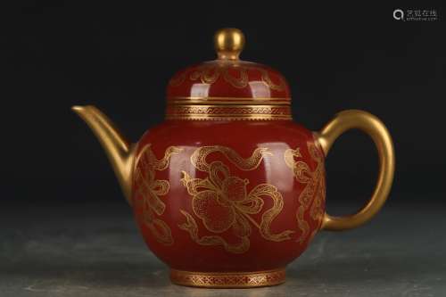 清乾隆 矾红描金八宝图案包金茶壶
