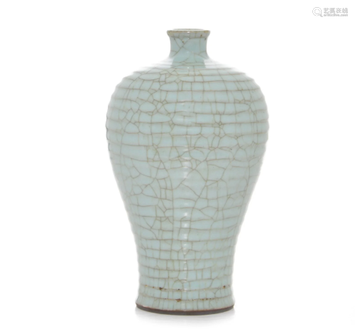 A Chinese 'Guan-Type' Vase
