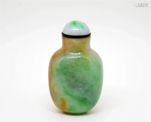 A Chinese Jadeite Snuff Bottle
