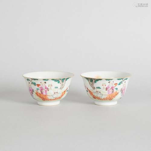 A Pair of Chinese Famille Rose Bowls (Da Qing Tongzhi Nian Z...