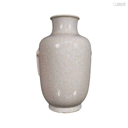 A Ge-Type Vase