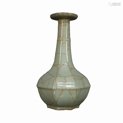 A Longquanyao Long-Necked Discoid-Mouthed Vase