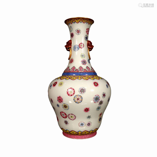 A Famille-Rose 'Rosette' Vase