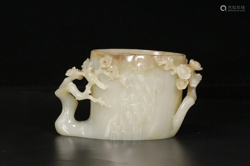 A Hetian Jade 'Magpie' Brush Pot