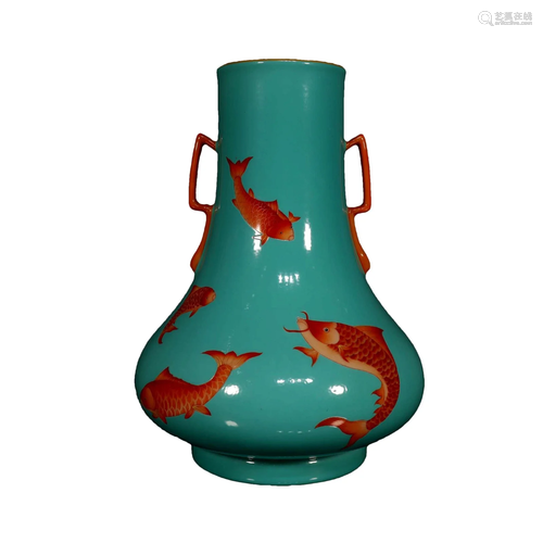 A Gorgeous Green-Ground Red Color Dragon Vase