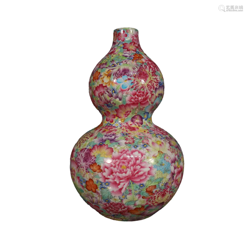 A Wonderful Famille Rose Flower Gourd Bottle