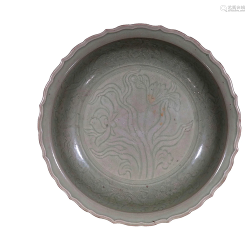 A Fine Longquan-kiln Flower-Carved Plate