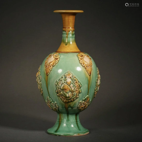 China Tang Dynasty three-colored beast head vase