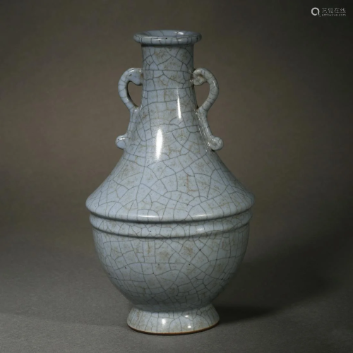 China Song Dynasty Ge kiln bottle