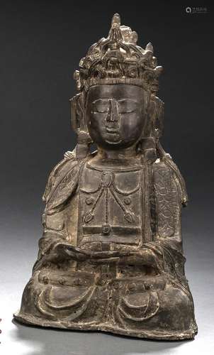 A BRONZE FIGURE OF SEATED GUANYIN