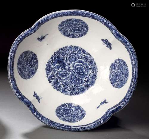 A LOBED BLUE AND WHITE FLORAL BOWL