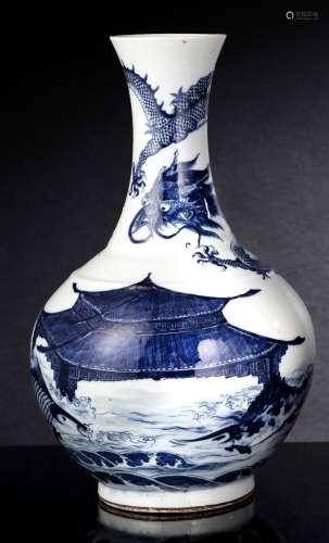 A BLUE AND WHITE CARP AND DRAGON PORCELAIN VASE