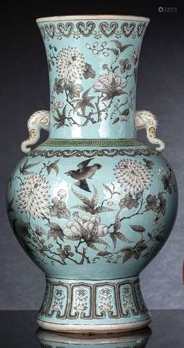 A PORCELAIN VASE IN DAYAZHAI-STYLE WITH GRISAILLE PAINTING O...