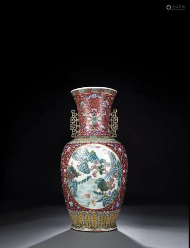 A LARGE FAMILLE ROSE PORCELAIN VASE WITH LANDSCAPE MEDAILLON...