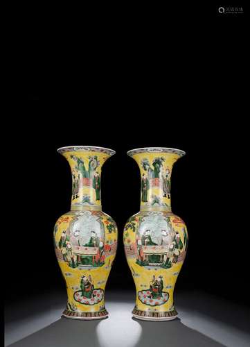 A PAIR OF LARGE YELLOW-GROUND FAMILLE VERTE VASES