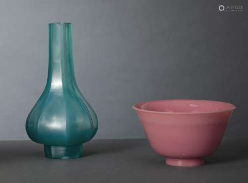 A BLUE BEIJING GLASS VASE AND A PINK GLASS BOWL