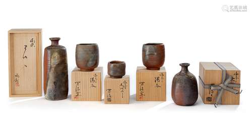 A GROUP OF FIVE BIZEN CERAMIC OBJECTS