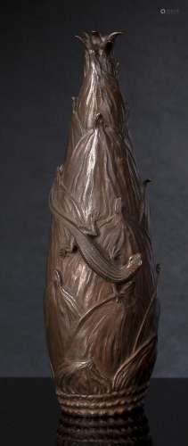 A BRONZE VASE IN SHAPE OF A BAMBOO SHOOT WITH A LIZARD