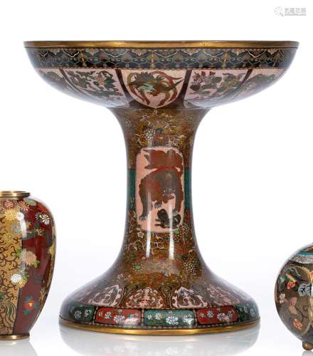A GOOD FOOTED CLOISONNÉ ENAMEL TAZZA WITH AVENTURINE GROUND