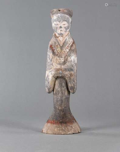 A POTTERY FIGURE OF A COURT LADY