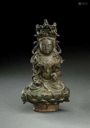 A BRONZE FIGURE OF GUANYIN