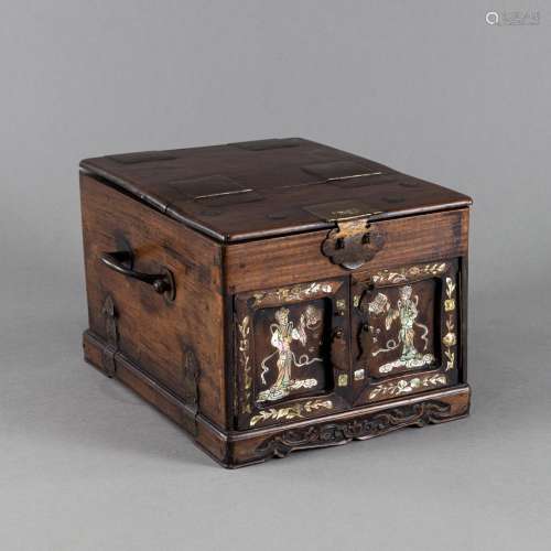 A WOOD JEWELERY BOX WITH FIGURAL DECORATION INLAID WITH MOTH...