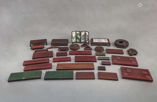 LOT OF WOODEN STANDS (PARTLY IN PAIRS), SMALL TABLES AND A T...