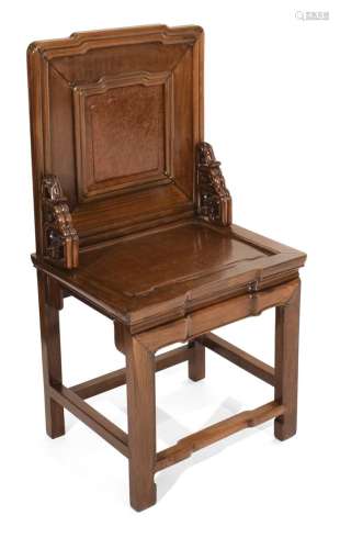 A WOOD CHAIR WITH ROOTWOOD-INLAID BACKREST