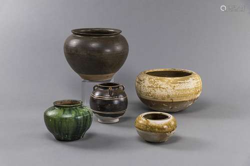 FIVE CHANGSHA WARE VASES