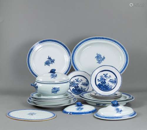 A 19-PIECE DINNERWARE SET WITH A TUREEN, TWO COVERS, WARMING...