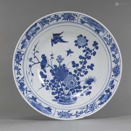 A BLUE AND WHITE FLOWERS AND BIRDS PORCELAIN BASIN