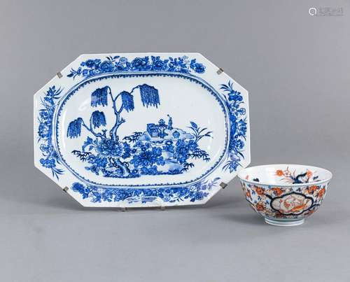 AN OCTAGONAL BLUE AND WHITE PORCELAIN PLATE AND AN IMARI-STY...