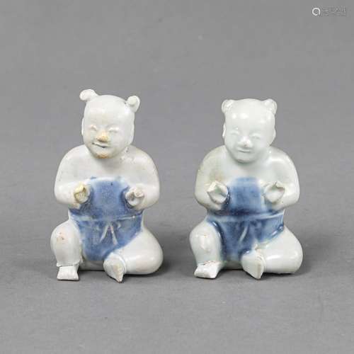 TWO BLUE AND WHITE PORCELAIN BOYS FROM THE CA MAU CARGO