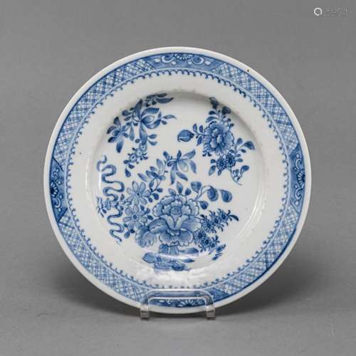 A SMALL BLUE AND WHITE FLORAL PORCELAIN DISH